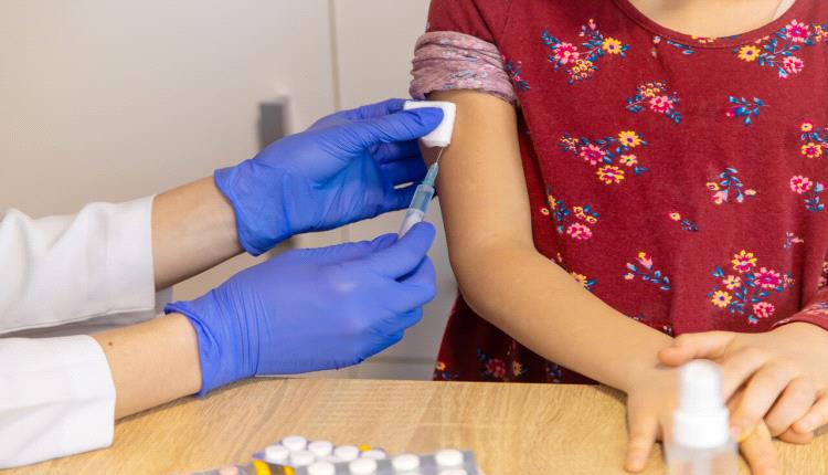 ما الإجراءات التي يمكن اتخاذها لمنع شلل الأطفال؟ 
