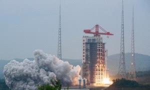 الصين تطلق بنجاح مجموعة أقمار اصطناعية جديدة..