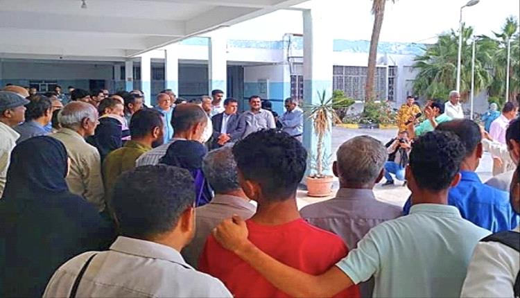 أكاديميون: راتب "فرّاش" بسفاراتنا في الخارج يعادل مرتبات 6 أساتذة جامعيين
