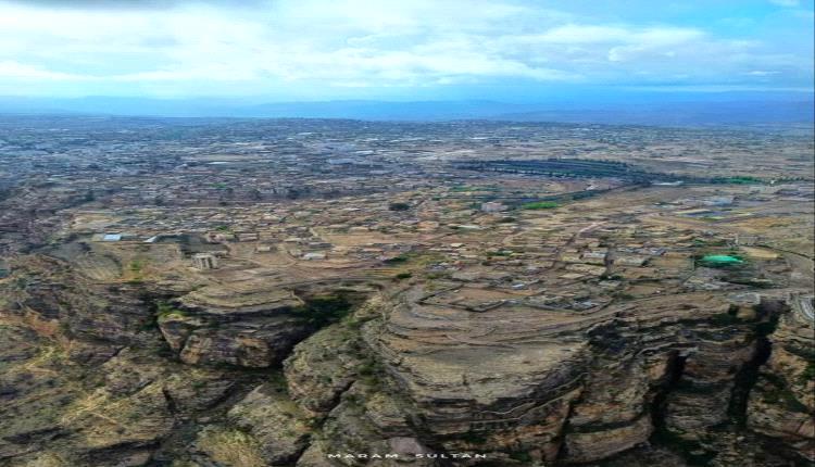 خروج جماعي من مسجد للسنة في تعز قبل صلاة الجمعة .. والسبب صادم!